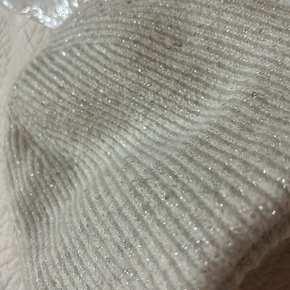 Hat attack Winter White Beanie. NWT - Picture 6 of 6